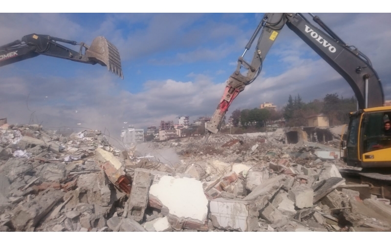 Manavgat hurda firmalarının öncüsü ŞAHİNLER HURDA, yarım asırdır sektöründe aktif olarak faaliyet göstermektedir. Manavgat hurda olarak bizleri arayabilirsi